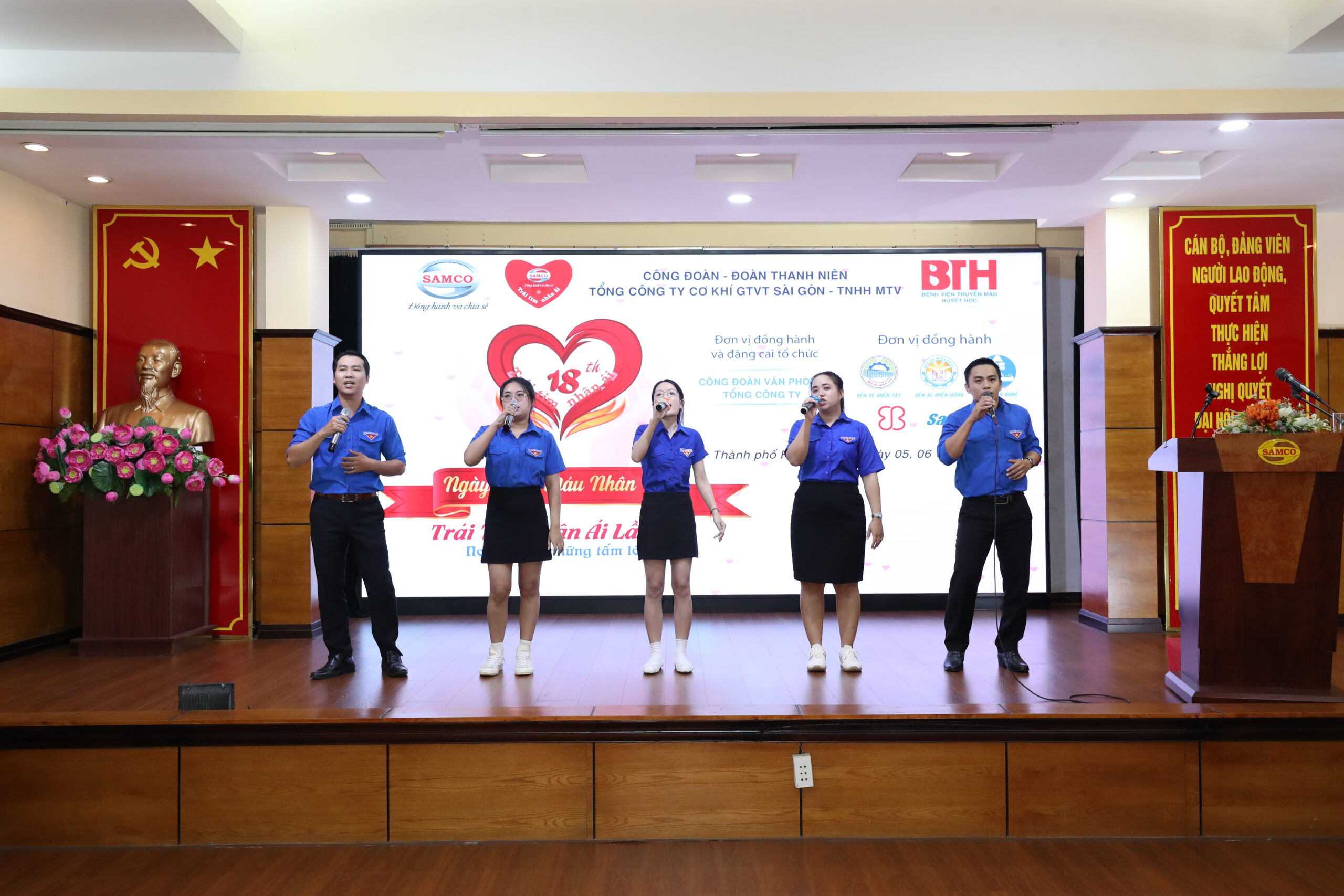 Những tiết mục văn nghệ sôi động góp phần khuấy động không khí, tiếp thêm năng lượng cho ngày hội hiến máu tình nguyện.