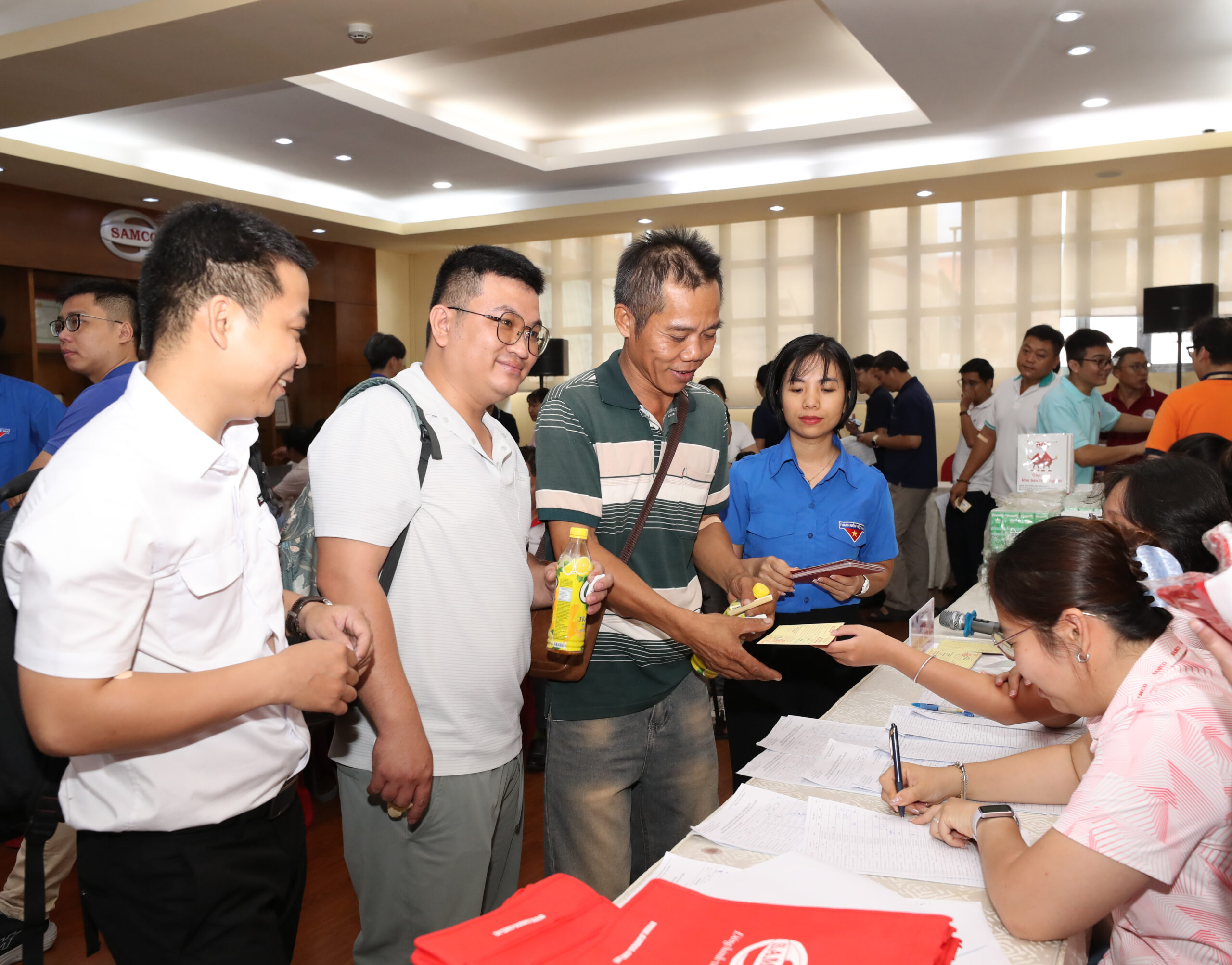 Một nghĩa cử nhỏ có thể tạo nên giá trị lớn khi được lan tỏa bằng tinh thần đoàn kết và trái tim nhân ái.