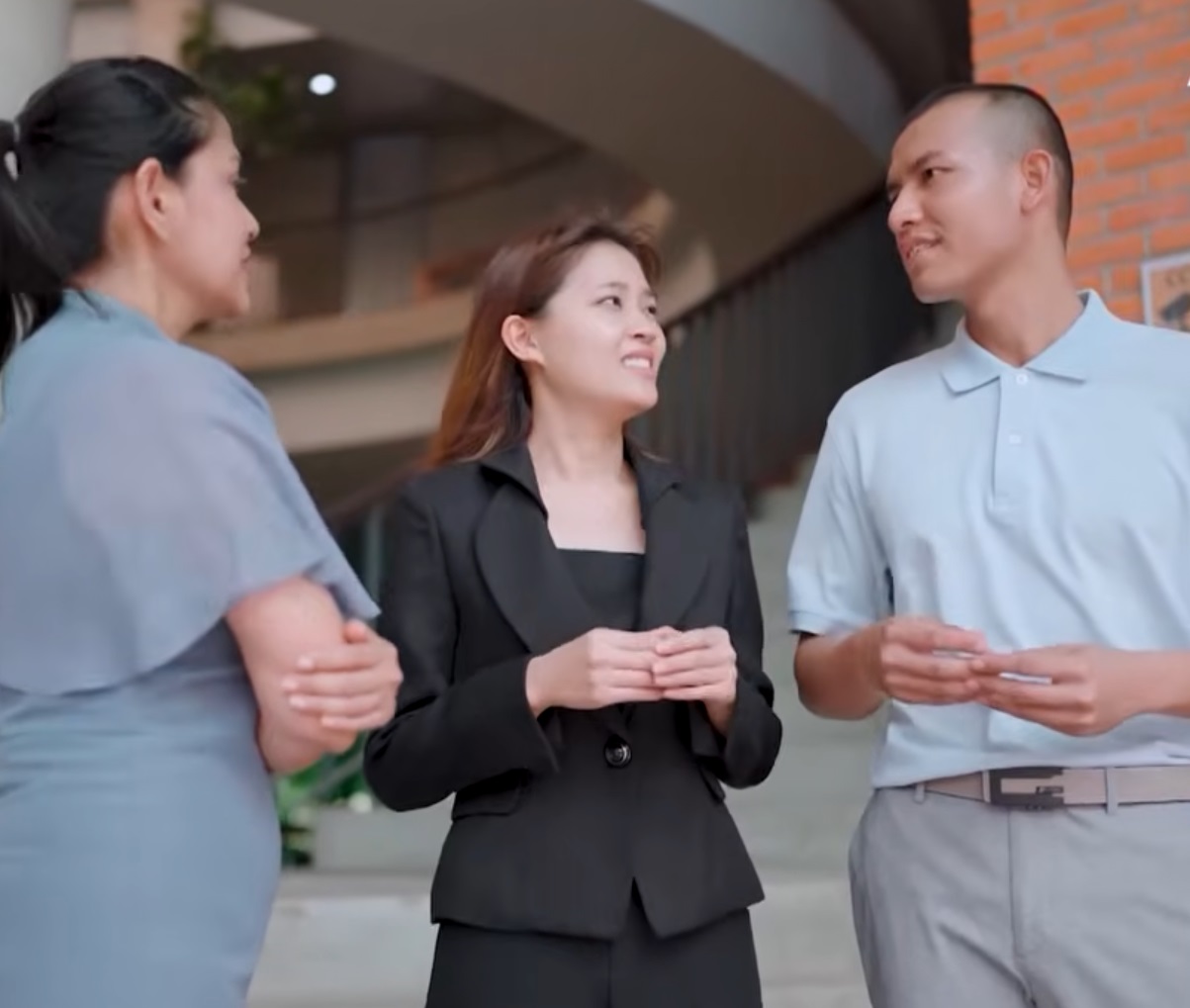 Câu Chuyện Cuộc Sống phát sóng vào lúc 19:50 Thứ Ba, Thứ Năm và Thứ Sáu hàng tuần trên kênh THVL