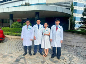 Gia đình ThS.BSNT Nguyễn Văn Phước – Phó Khoa Nhi, Bệnh viện Đại học Y Dược – Hoàng Anh Gia Lai, nơi cả ba anh em cùng theo đuổi nghề y và chung một hành trình cống hiến vì sức khỏe cộng đồng.