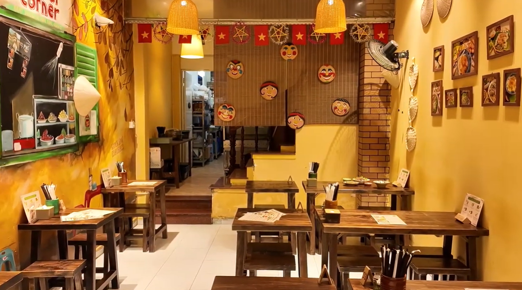 Không gian gợi nhớ Hà Nội xưa trong Quán ăn hạnh phúc