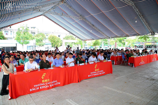 Quang cảnh tại Lễ khai mạc 11