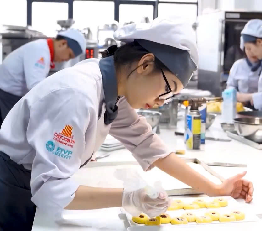 Câu Chuyện Cuộc Sống phát sóng vào lúc 19:50 Thứ Ba, Thứ Năm và Thứ Sáu hàng tuần trên kênh THVL1