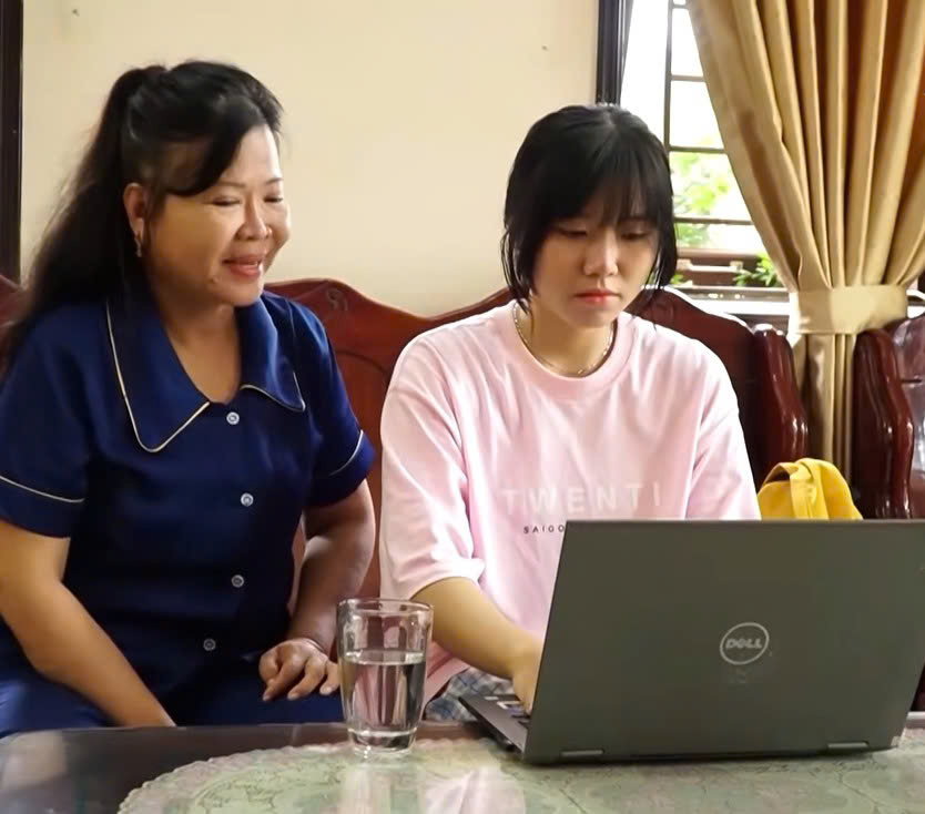 Câu Chuyện Cuộc Sống phát sóng vào lúc 19:50 Thứ Ba, Thứ Năm và Thứ Sáu hàng tuần trên kênh THVL1