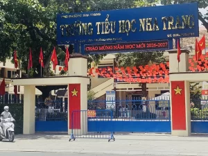 Trường tiểu học Nam Nha Trang, một trong các trường công lập Nam Nha Trang
