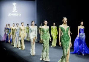 Trịnh Bảo, Trần Tiến Dũng trình diễn tại Shanghai Fashion Week 2026