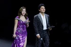 Trịnh Bảo, Trần Tiến Dũng trình diễn tại Shanghai Fashion Week 2026