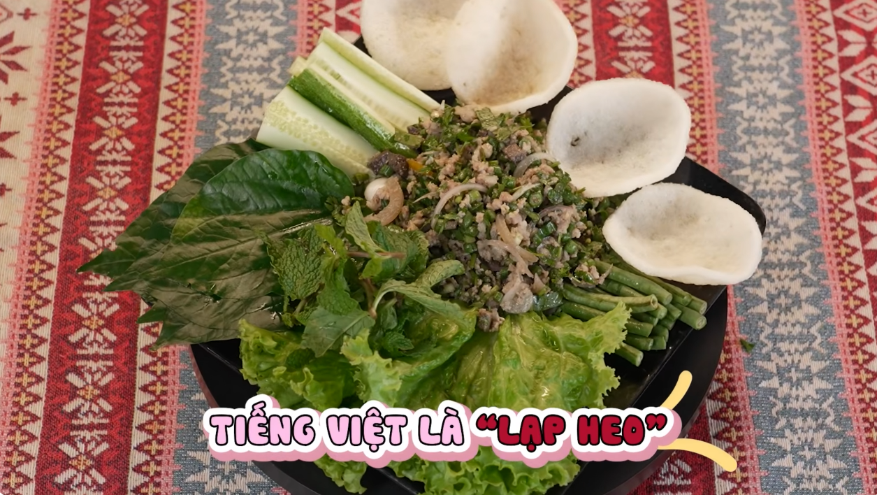 Khô heo ăn cùng xôi nếp và rau sống là một trong những món ăn được giới thiệu trong chương trình.