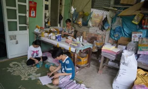 Nữ sinh mồ côi cha đậu ngành Dược, vượt khó đến giảng đường