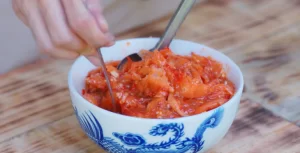 Jun Phạm khám phá “vương quốc mắm” xứ Huế trong Quán nhà Haha