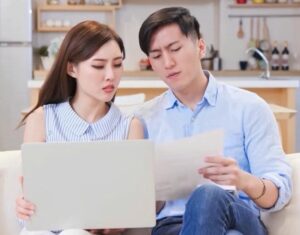 Câu chuyện cuộc sống: Vợ chồng cùng chia sẻ trách nhiệm và công việc trong gia đình.