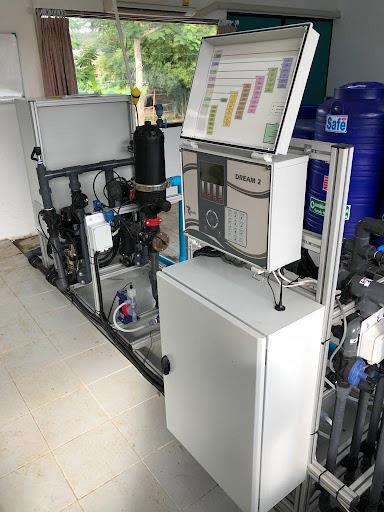 Hệ thống điều khiển từ xa hỗ trợ giám sát và vận hành thiết bị tưới, châm phân.