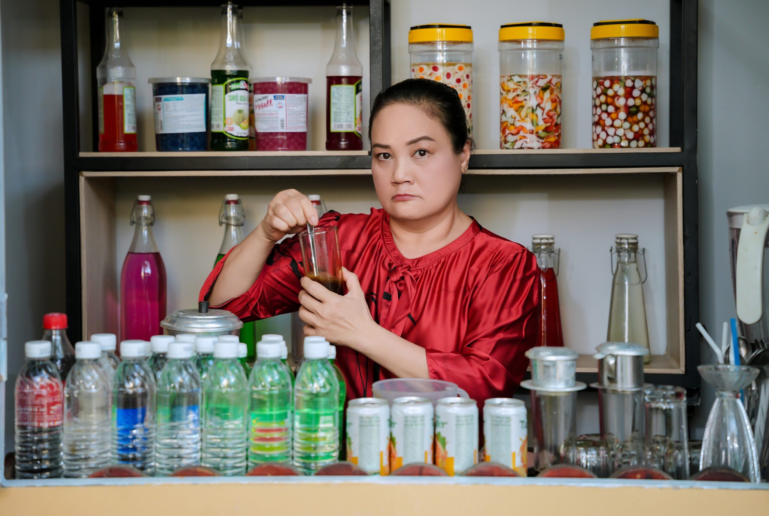 Thanh Ngọc trong vai bà Lành của sitcom Hẻm Không Tình Yêu.