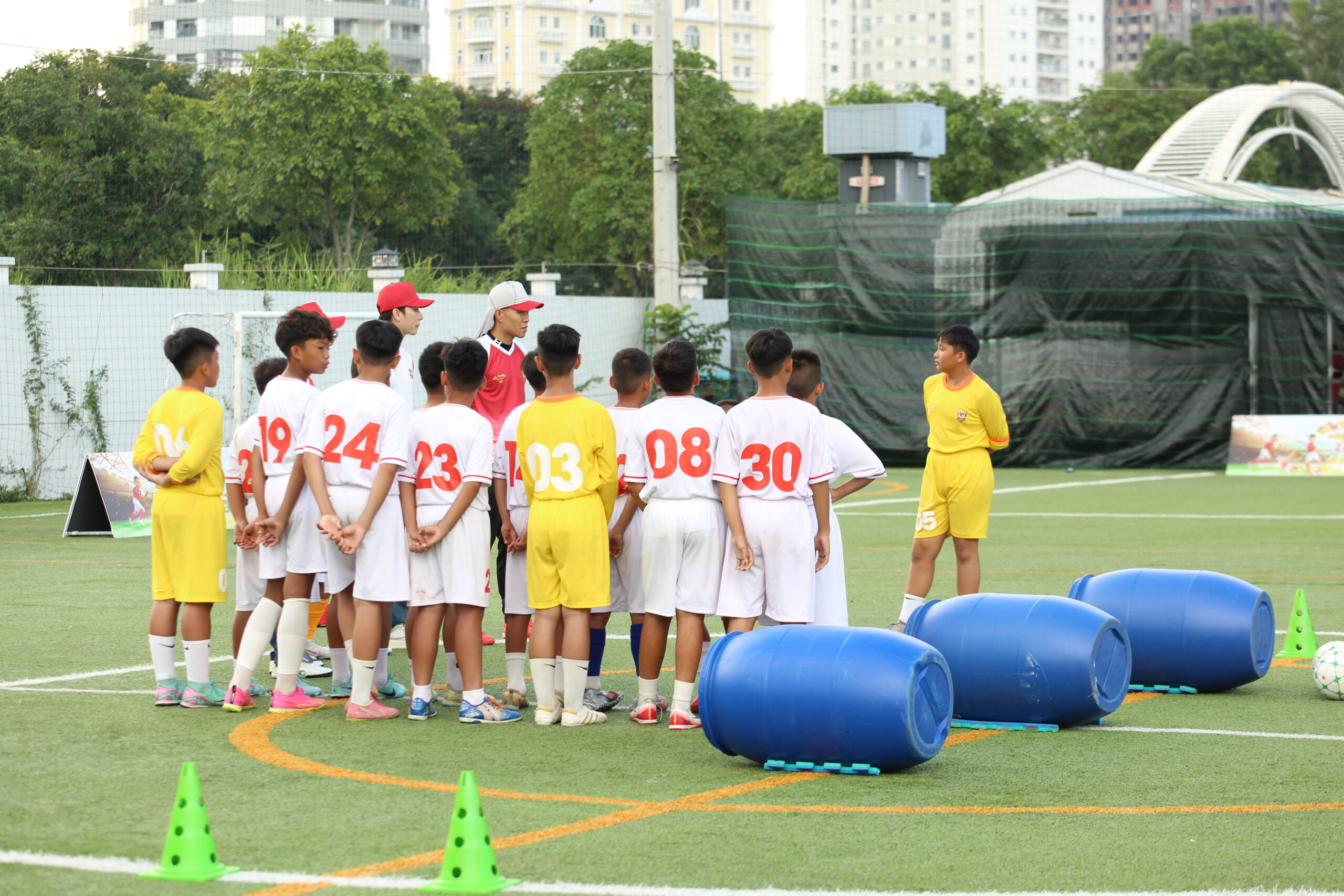 Top 16 Cầu thủ nhí 2026 bước vào chặng 2 với những thử thách về chuyên môn và tinh thần đồng đội.