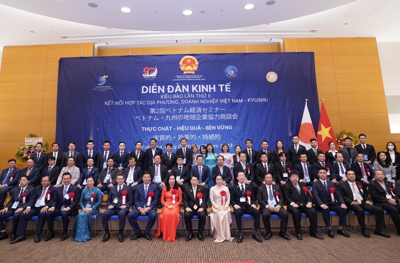 Doanh nhân Việt Kiều. Các đại biểu tham dự Diễn đàn kinh tế kiều bào lần thứ II, kết nối địa phương và doanh nghiệp Việt Nam với khu vực Kyushu, Nhật Bản, năm 2023.
