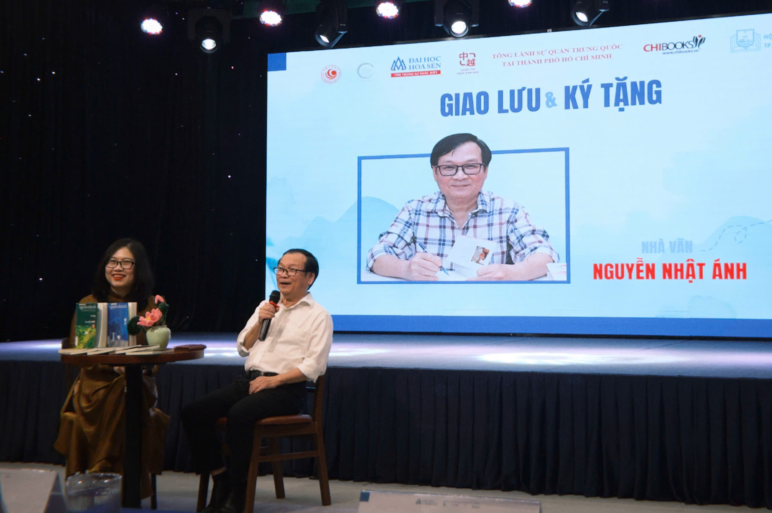 Nhà văn Nguyễn Nhật Ánh giao lưu