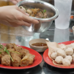 Trong Quán ăn hạnh phúc, Nam Khánh và Kan Hy đã có chuyến ghé thăm và khám phá ẩm thực vô cùng thú vị tại quán ăn Huy Ký