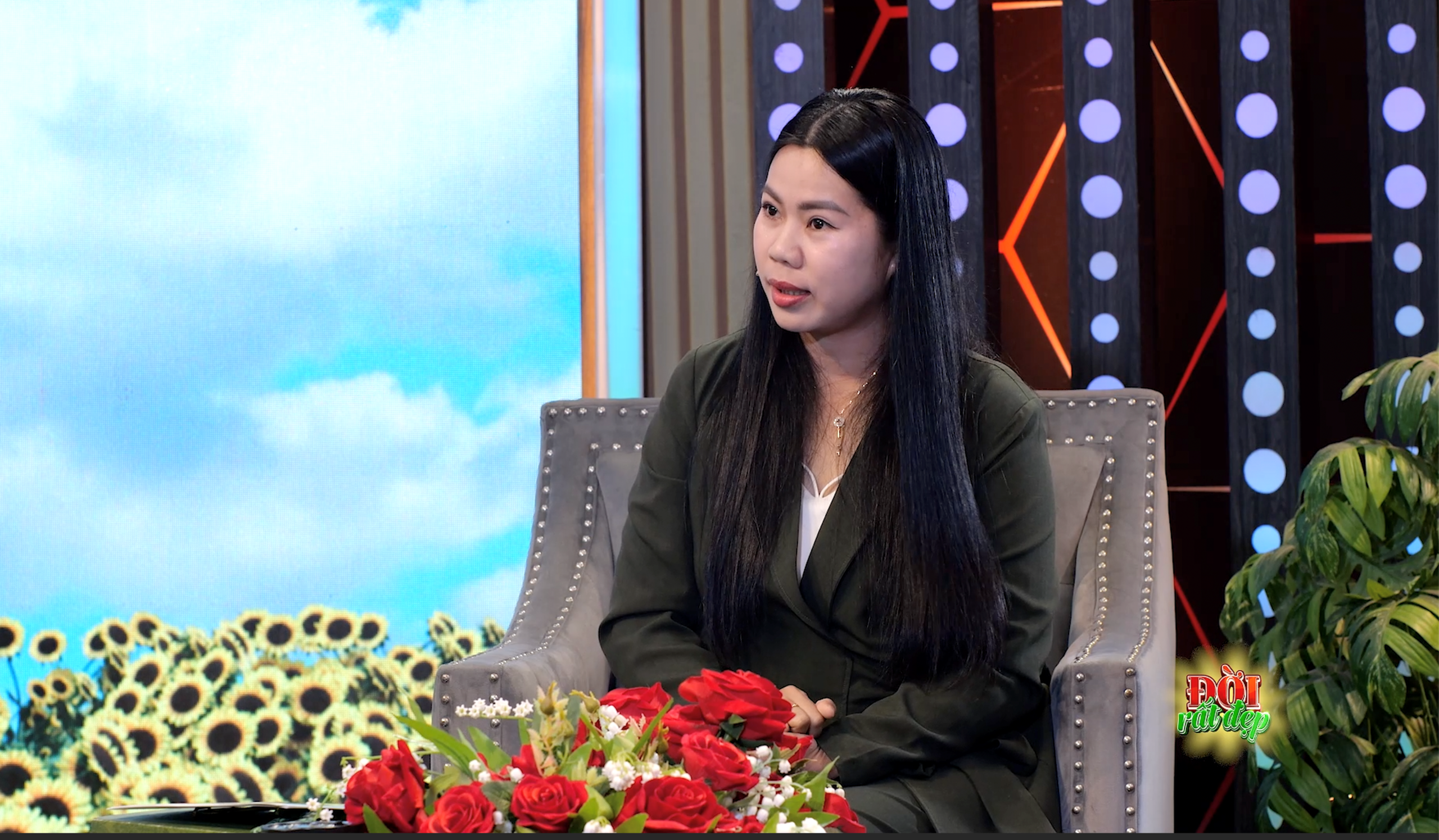 Chị Ngô Thị Như Mai chia sẻ hành trình gắn bó với các hoạt động thiện nguyện tại Đời Rất Đẹp.