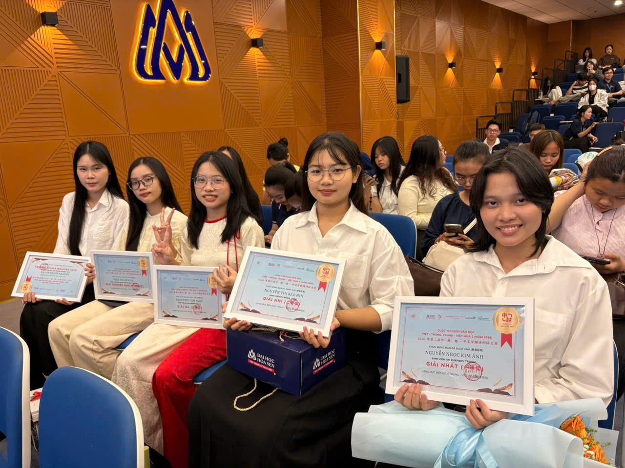 Các sinh viên đạt giải Cuộc thi Dịch văn học Việt – Trung, Trung – Việt lần thứ hai năm 2026.