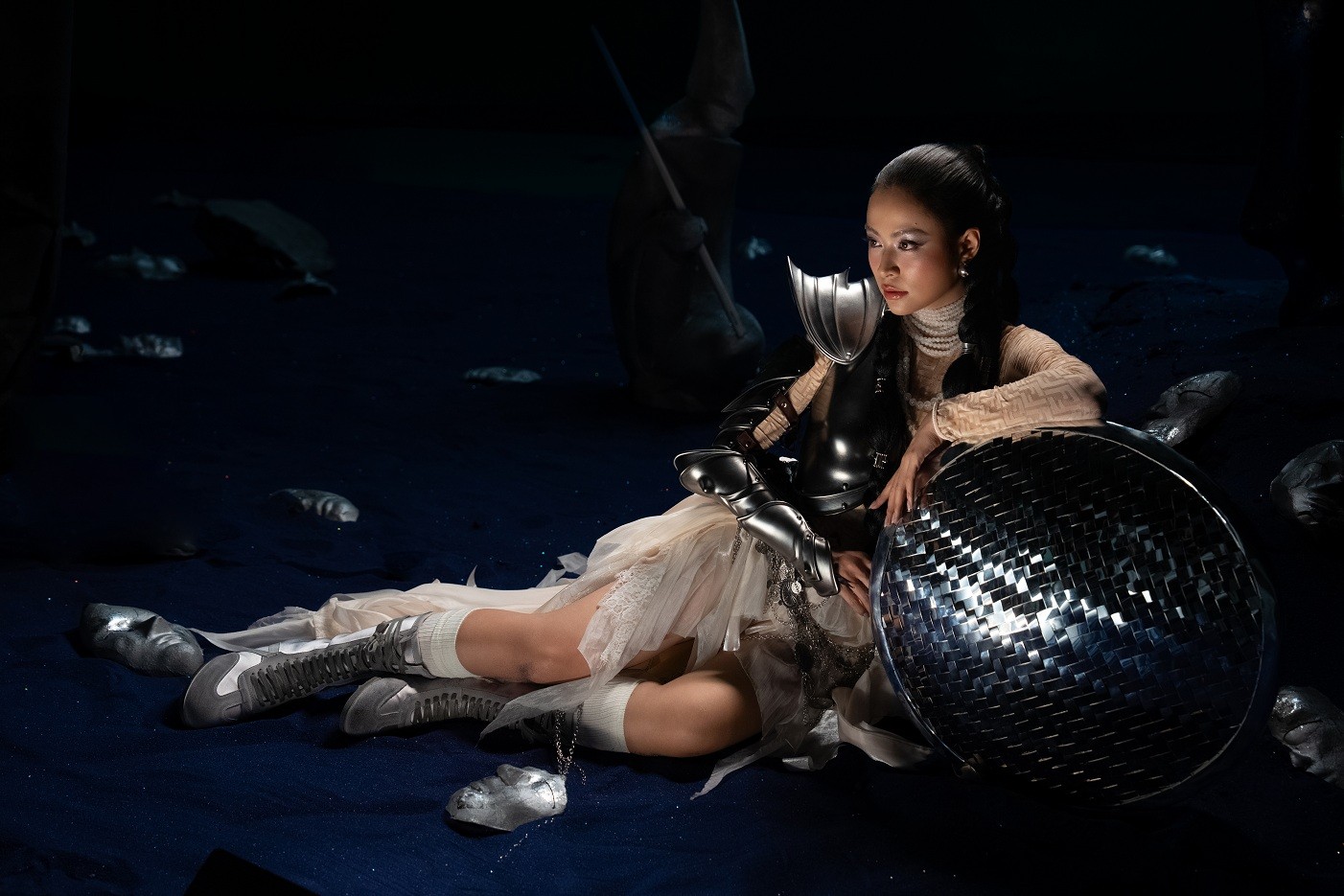 Hậu trường MV "Thầy dùi": Hoàng Thùy Linh huy động ê-kip 315 người, đầu tư quy mô như một bộ phim điện ảnh