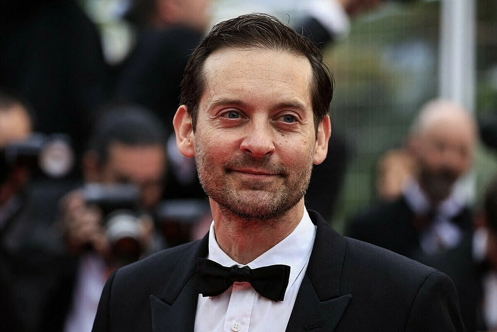 Tobey Maguire làm chủ hôn đám cưới của vợ cũ Jennifer Meyer