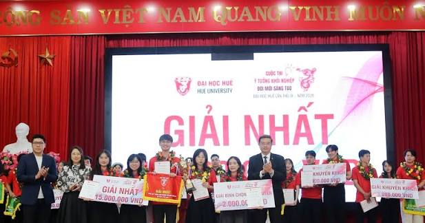 Dự án 'Tất gel thảo dược An Túc' giành giải Nhất khởi nghiệp Đại học Huế