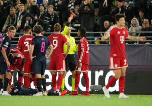 michael-olise-nhan-the-do-arsenal-huong-loi-bayern-munich
